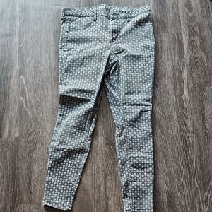 🌸 Gray Patterned Pants